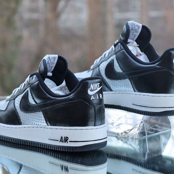 Nike Air Force 1 Low Metallic Silver 2009 - Picture 12 of 13